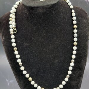Howlite suite