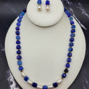 Blue cubes and rice pearls