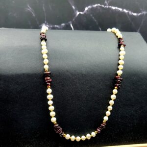 Garnet and pearl necklace