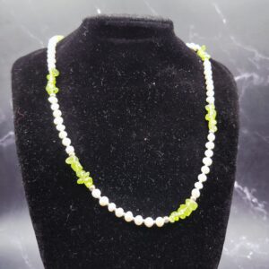Peridot and pearl suite